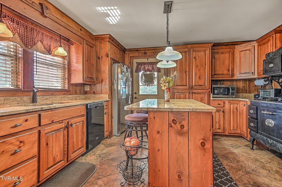 Photo #12: 700 Park Street