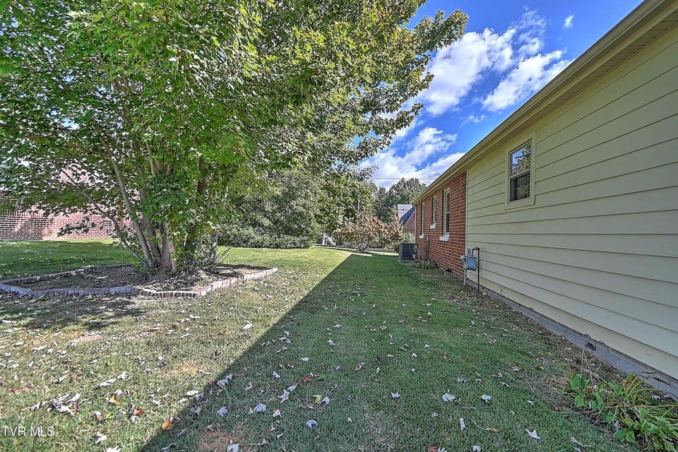 Photo #41: 700 Park Street