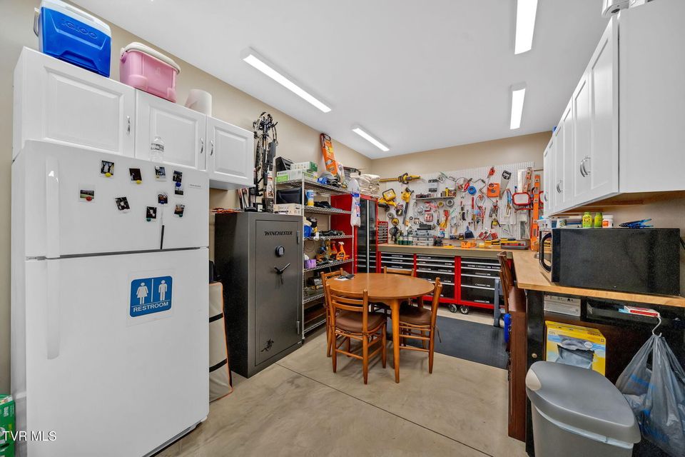 Photo #29: 384 Sugar Pine Lane