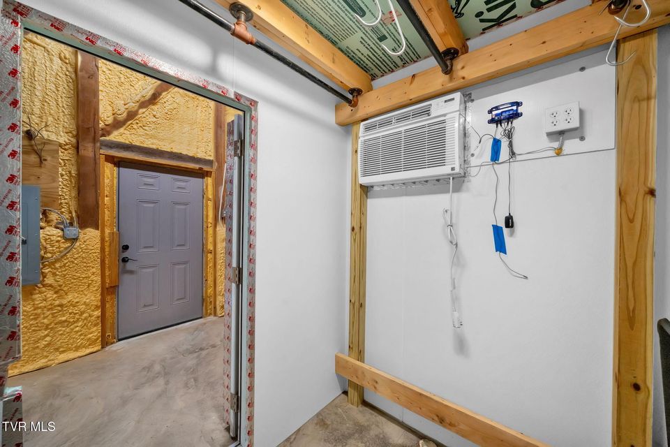 Photo #34: 384 Sugar Pine Lane