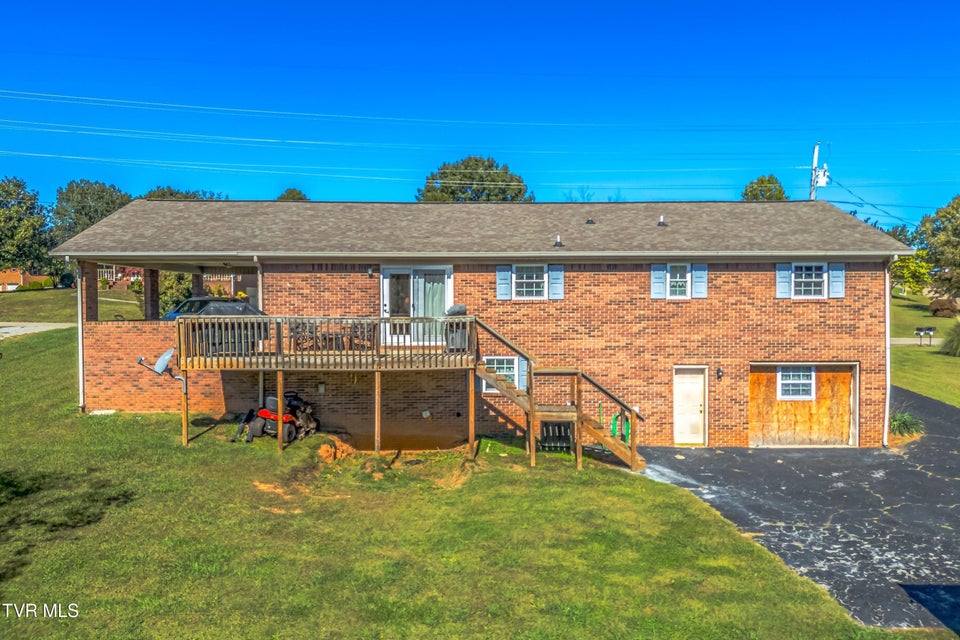 Photo #2: 4146 Leslie Drive