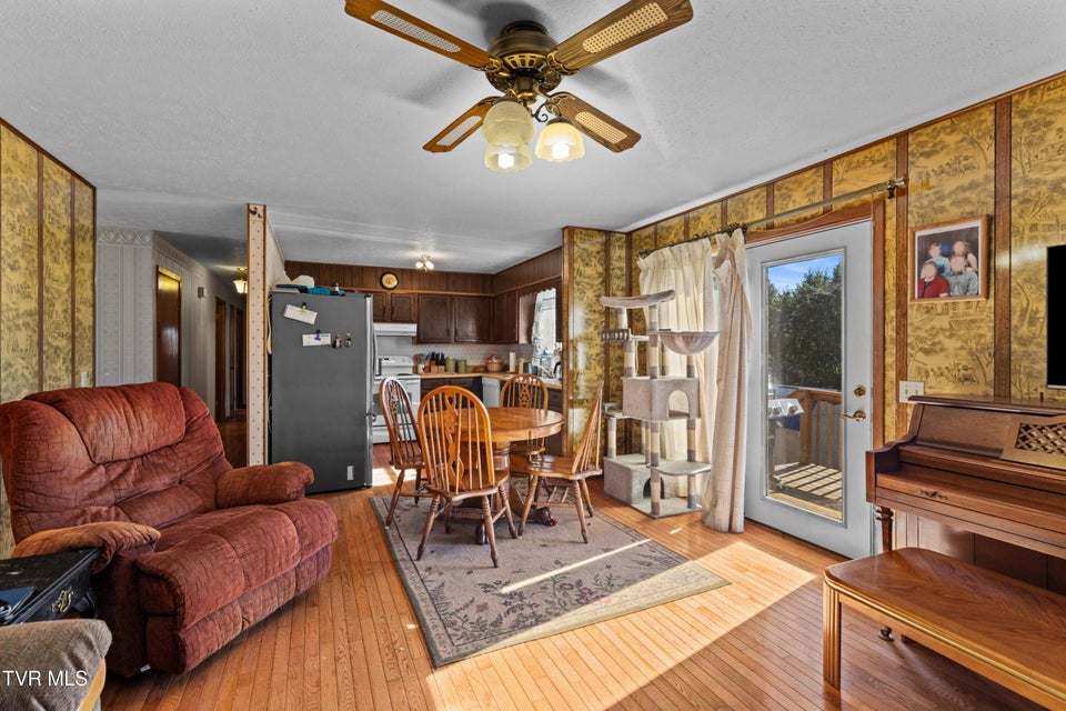 Photo #10: 4146 Leslie Drive