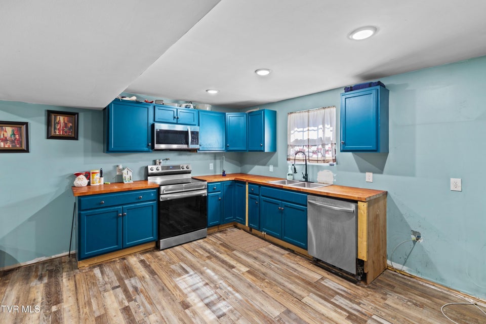 Photo #28: 4146 Leslie Drive