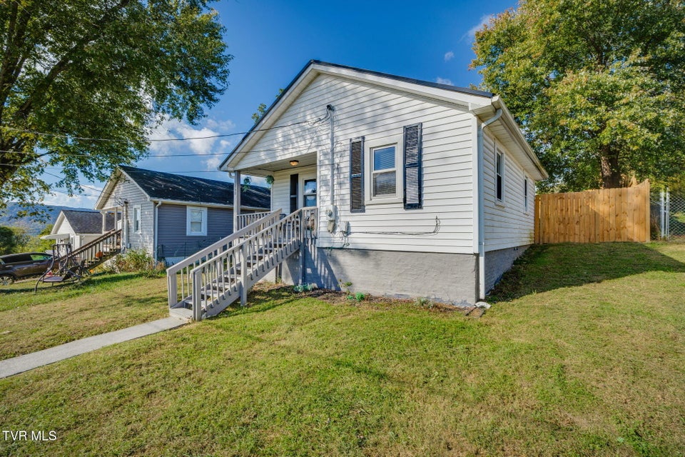 Photo #3: 1208 Riverside Avenue