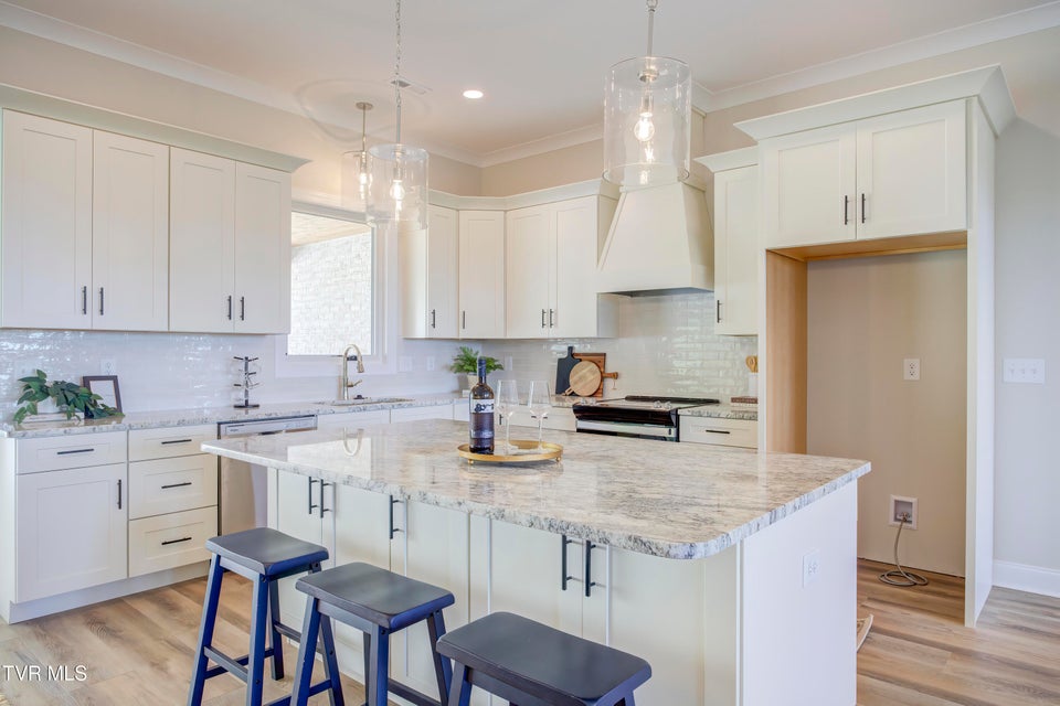 Photo #18: 77 Sunset Road