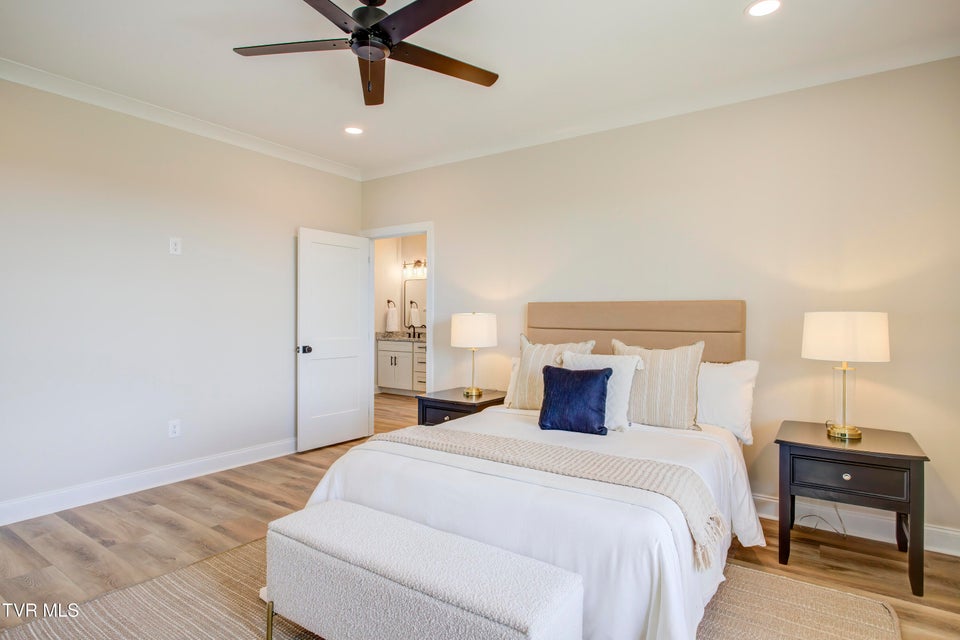 Photo #24: 77 Sunset Road