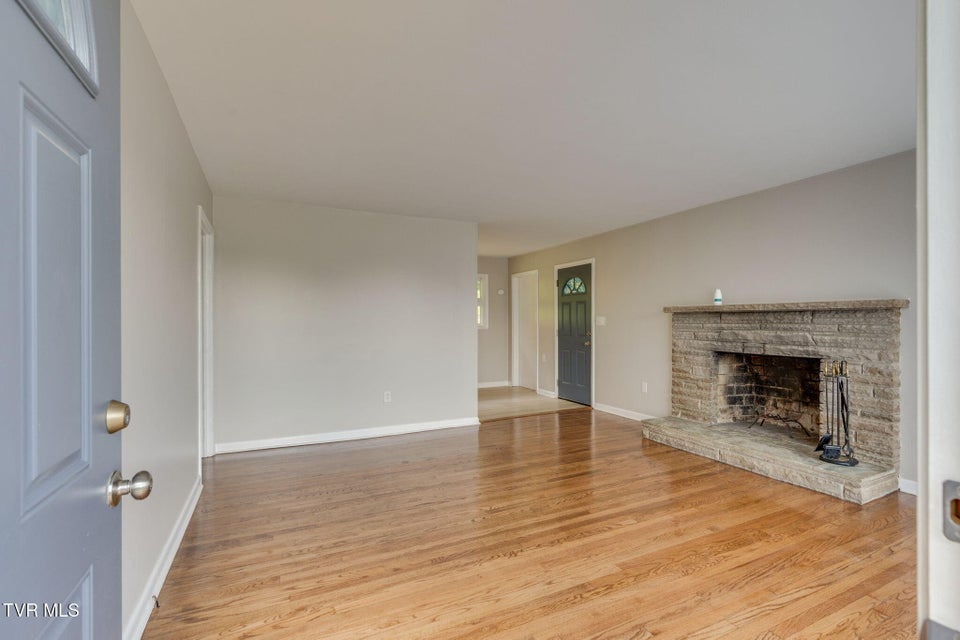 Photo #4: 542 Ranier Drive