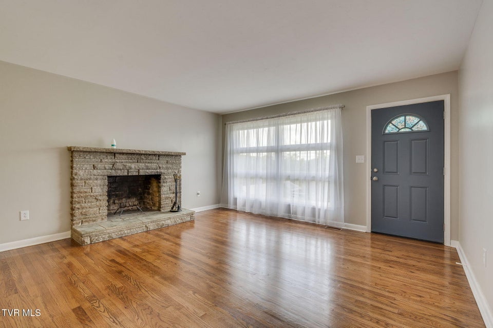 Photo #5: 542 Ranier Drive