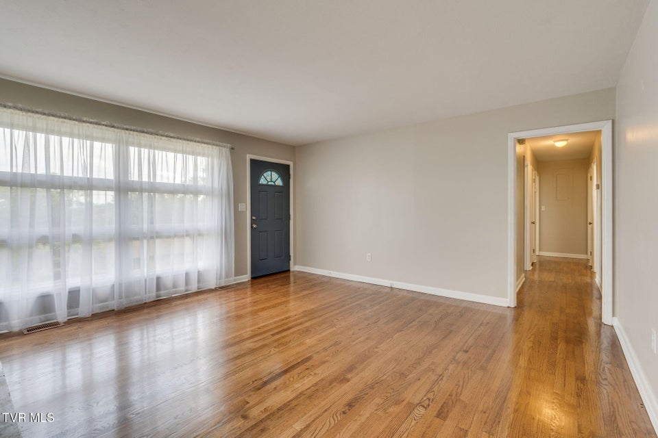 Photo #6: 542 Ranier Drive