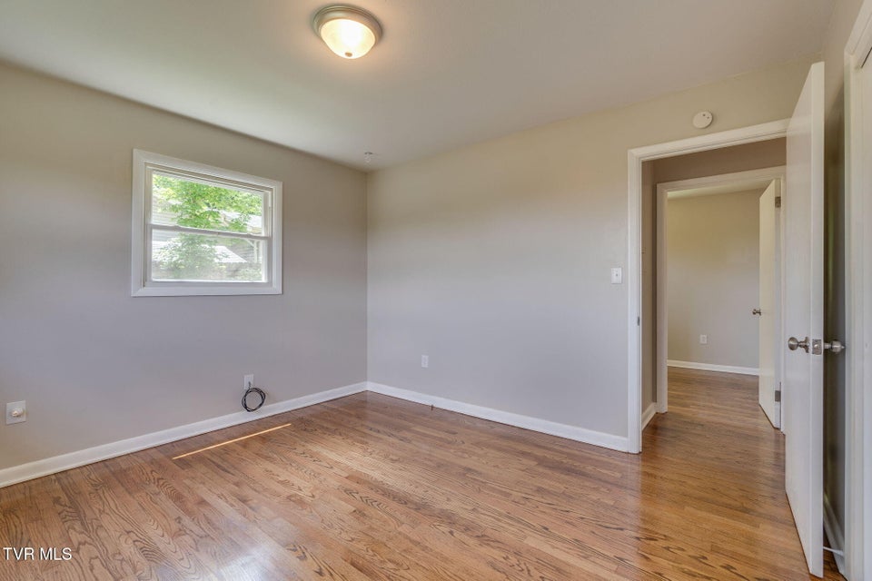 Photo #12: 542 Ranier Drive