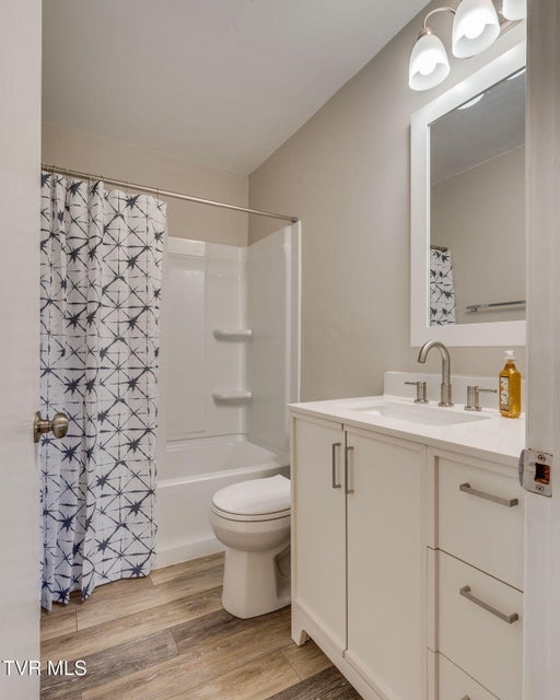 Photo #17: 542 Ranier Drive