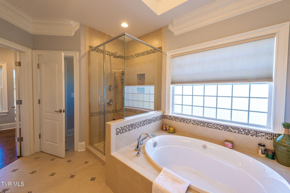 Photo #16: 5079 Rose Gardens Circle