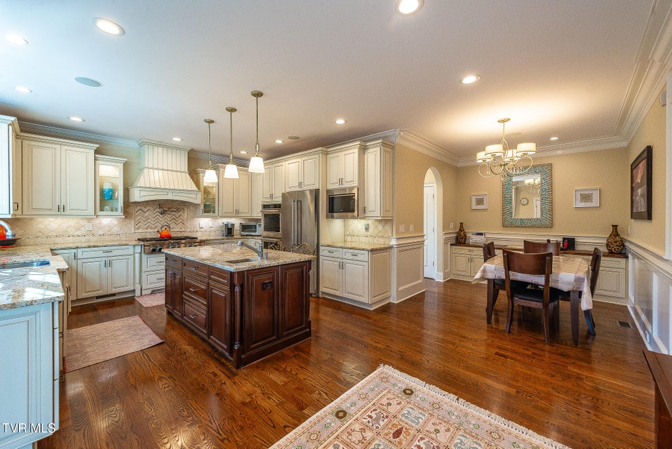 Photo #11: 5079 Rose Gardens Circle