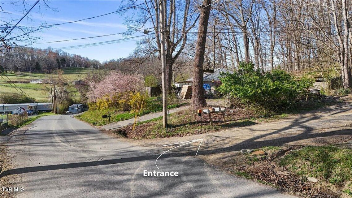 Photo #7: 741 Hedge Drive