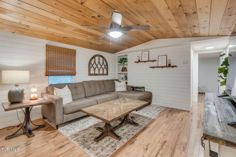 Photo #10: 483 Trotters Lane 