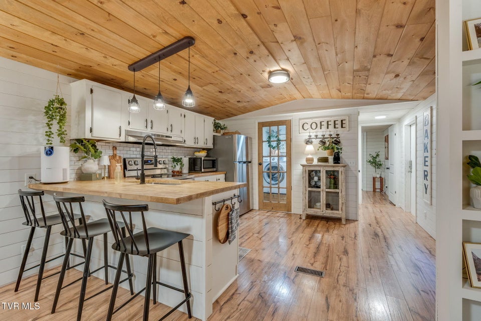 Photo #13: 483 Trotters Lane 