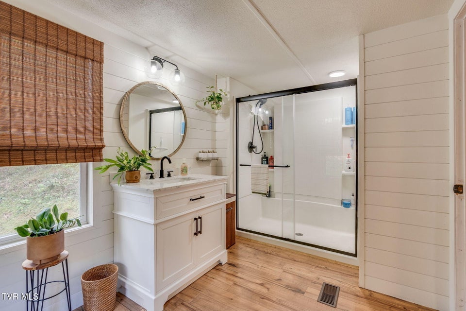 Photo #18: 483 Trotters Lane 