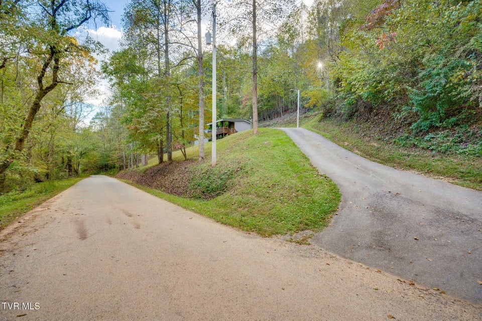 Photo #24: 483 Trotters Lane 