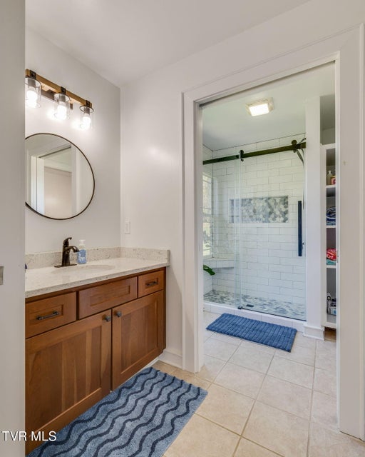 Photo #37: 2338 Edinburgh Channel Road