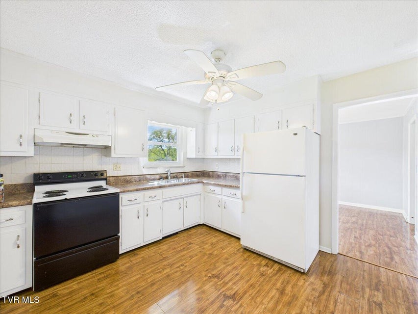 Photo #9: 161 Gardenia Drive