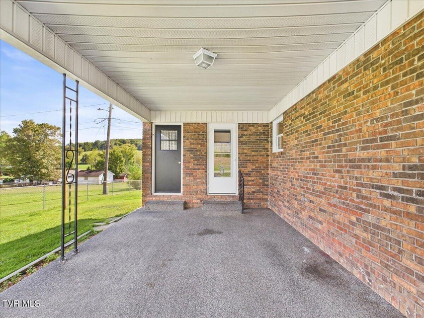 Photo #26: 161 Gardenia Drive