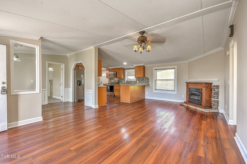 Photo #10: 1302 Camelia Avenue