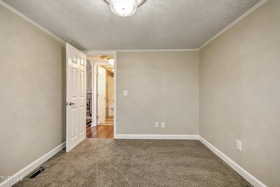 Photo #31: 1302 Camelia Avenue