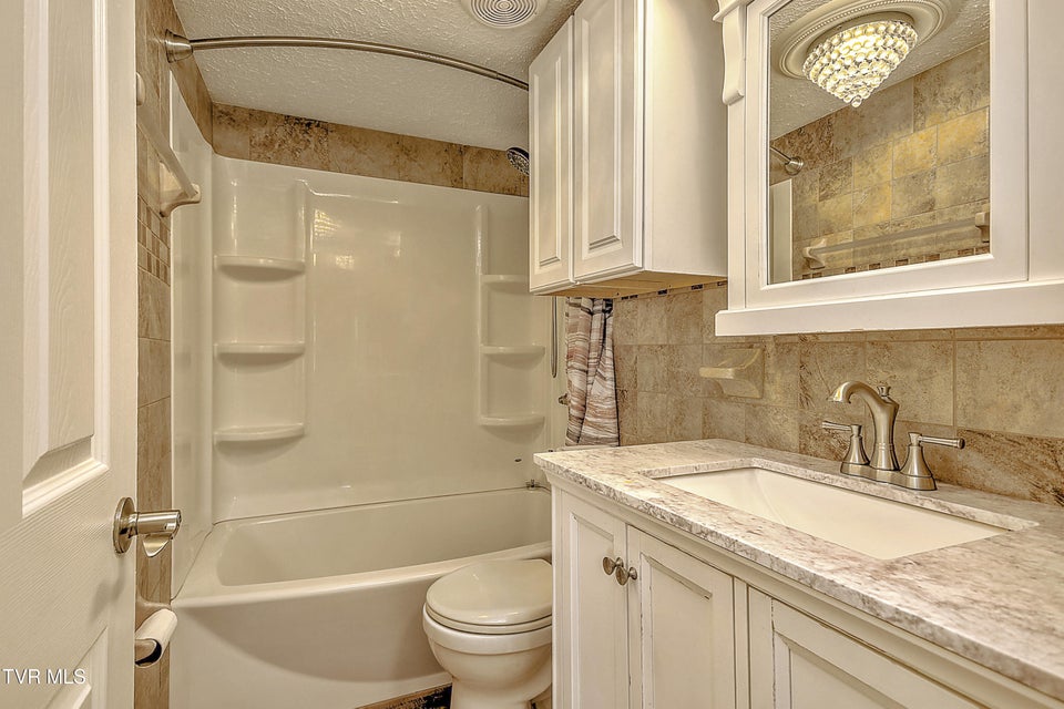 Photo #33: 1302 Camelia Avenue