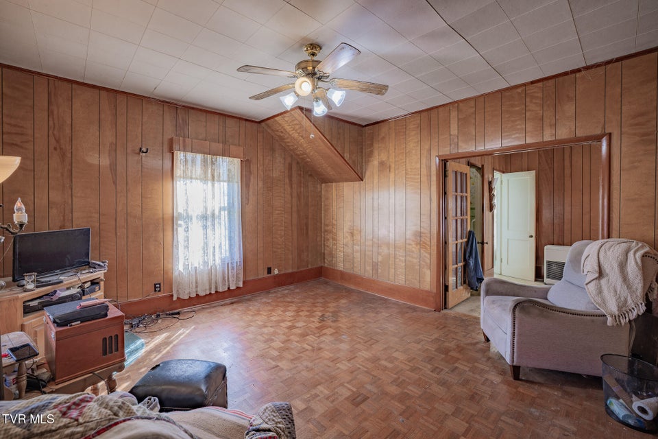 Photo #3: 2100 State Line Road