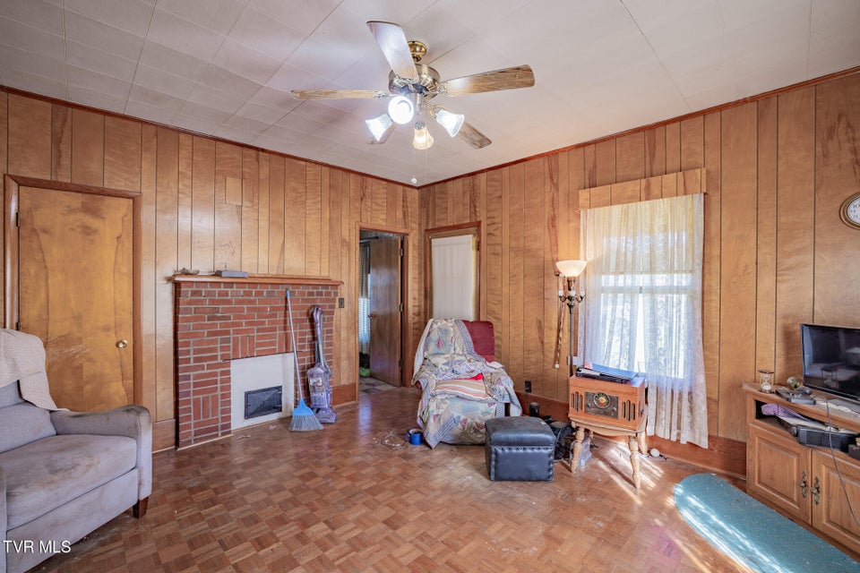 Photo #4: 2100 State Line Road