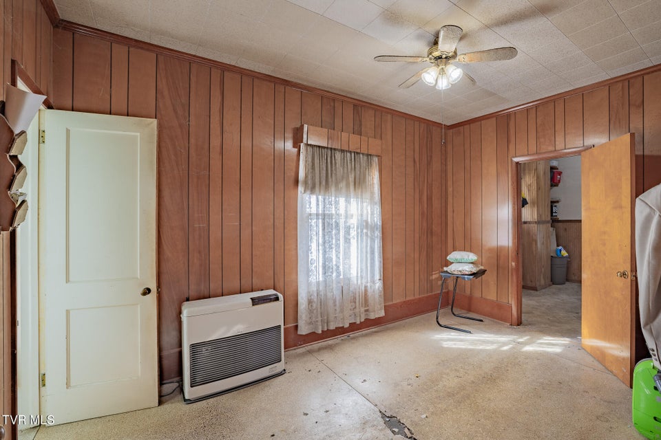 Photo #7: 2100 State Line Road