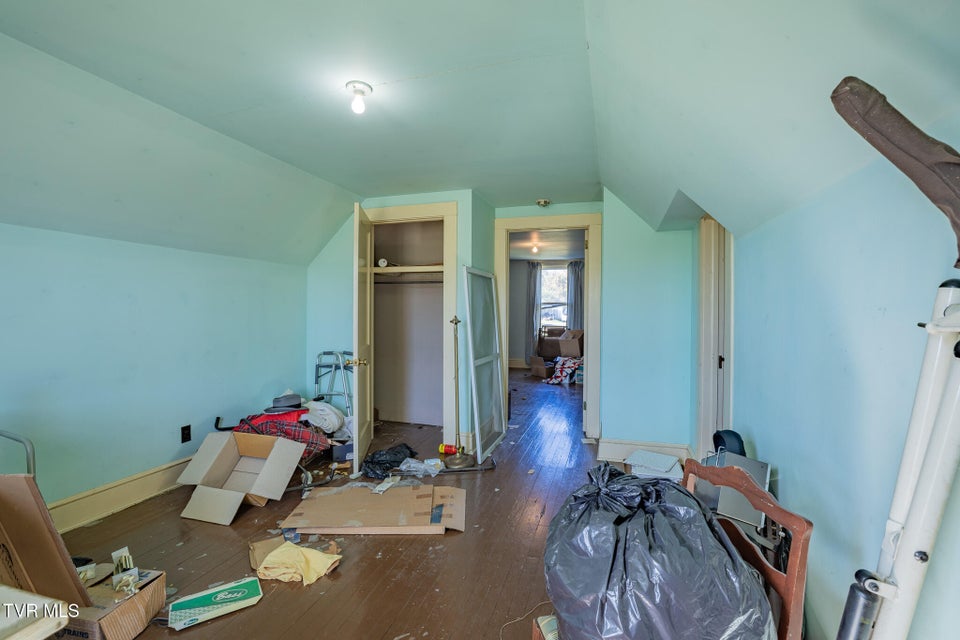 Photo #10: 2100 State Line Road