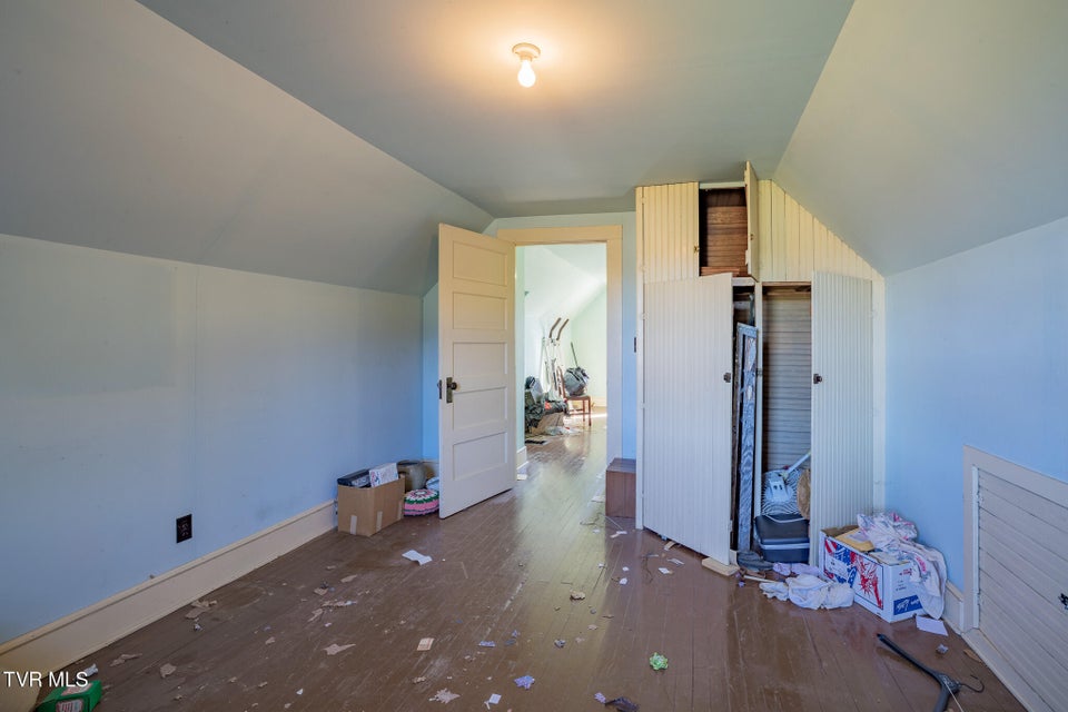 Photo #12: 2100 State Line Road