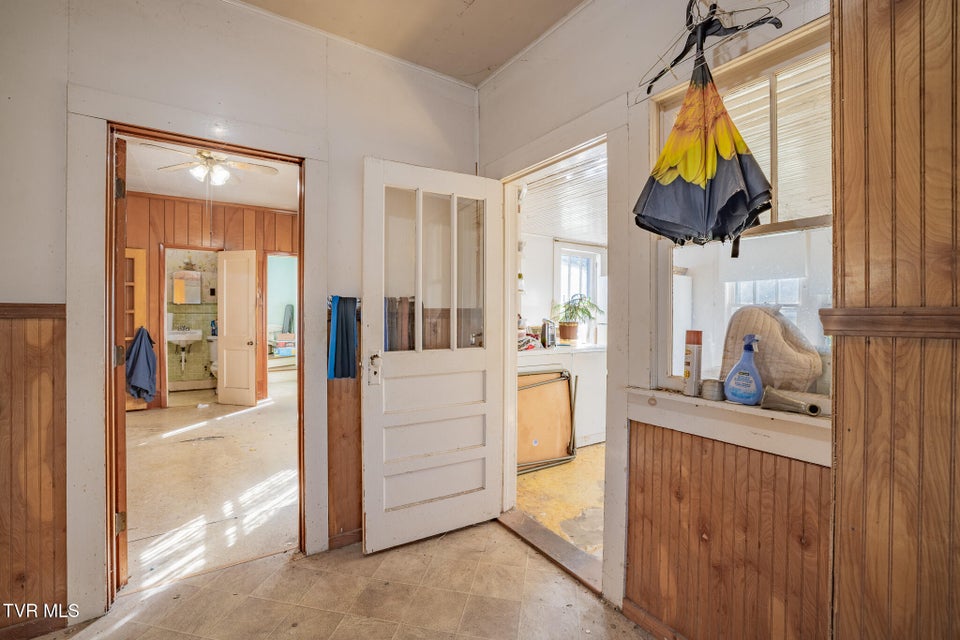 Photo #15: 2100 State Line Road