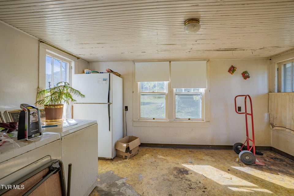 Photo #16: 2100 State Line Road