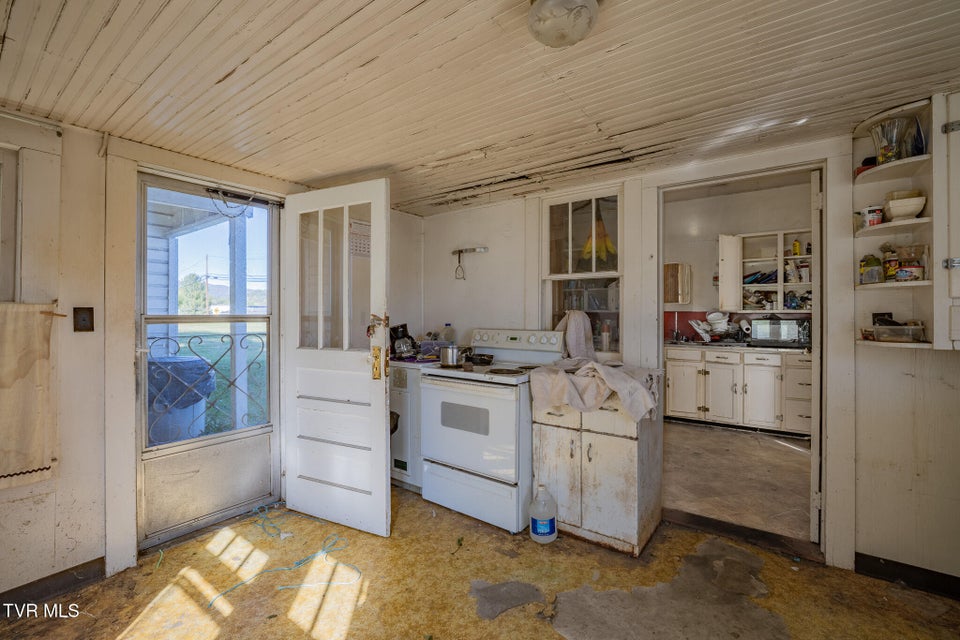 Photo #17: 2100 State Line Road