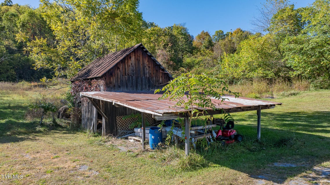 Photo #20: 2100 State Line Road