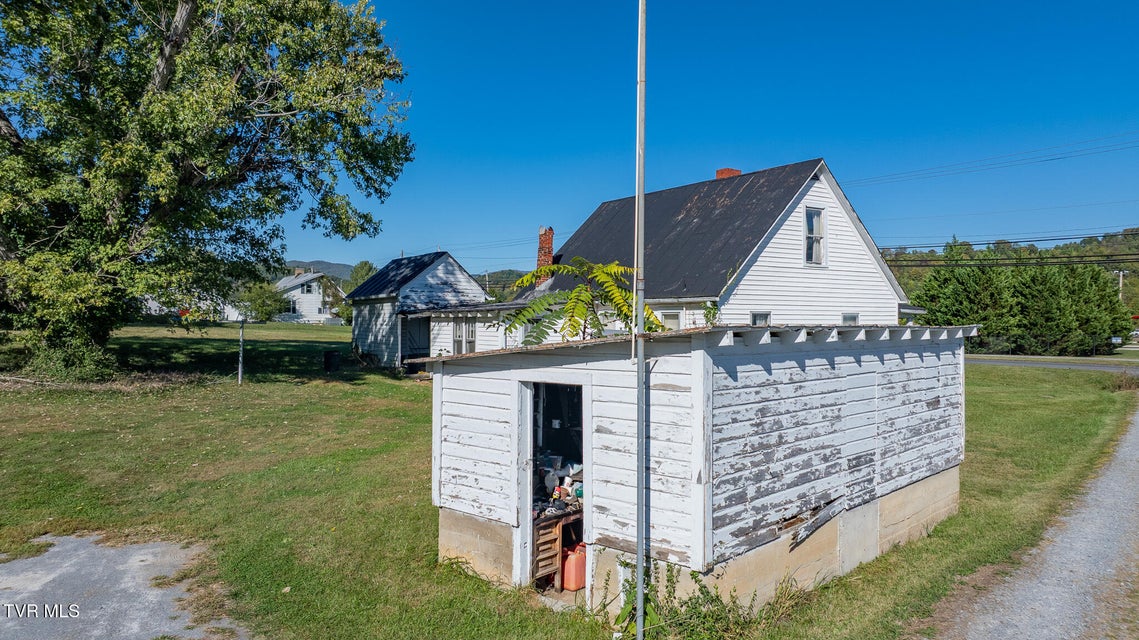 Photo #21: 2100 State Line Road