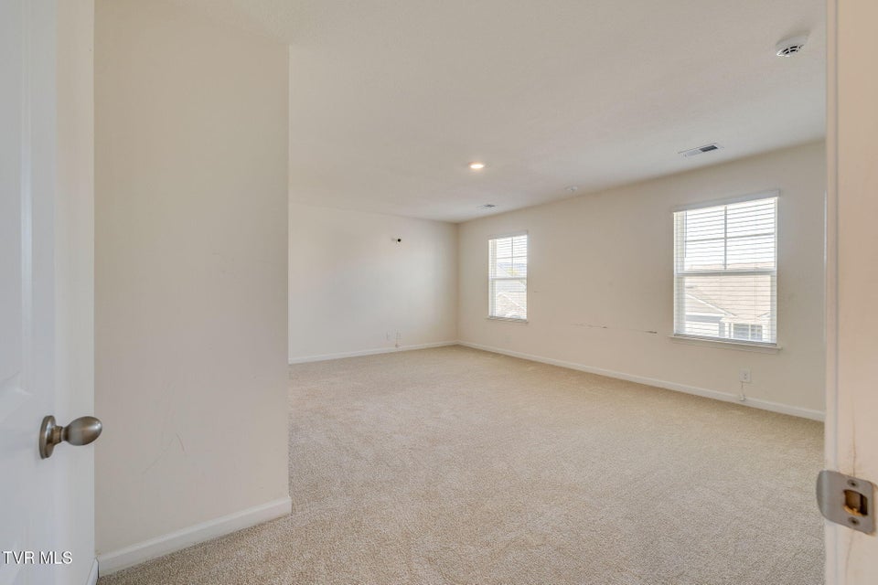 Photo #12: 1133 Tay Station