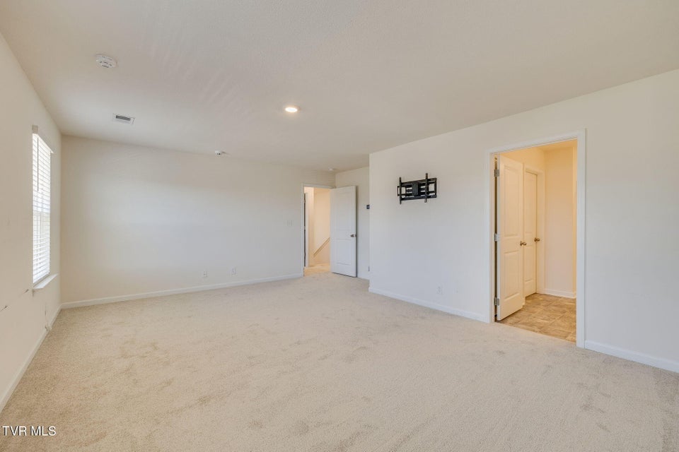 Photo #13: 1133 Tay Station