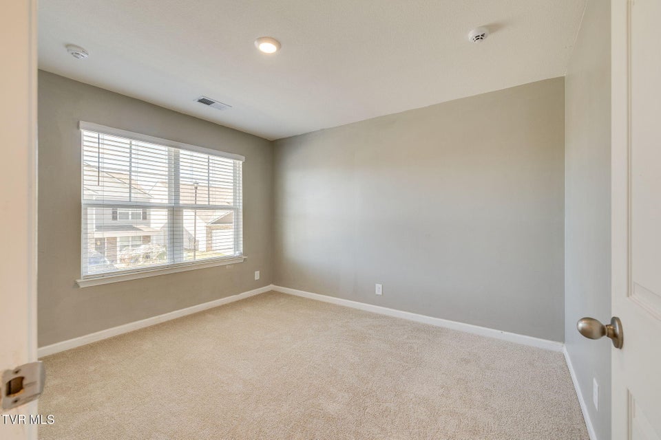 Photo #15: 1133 Tay Station