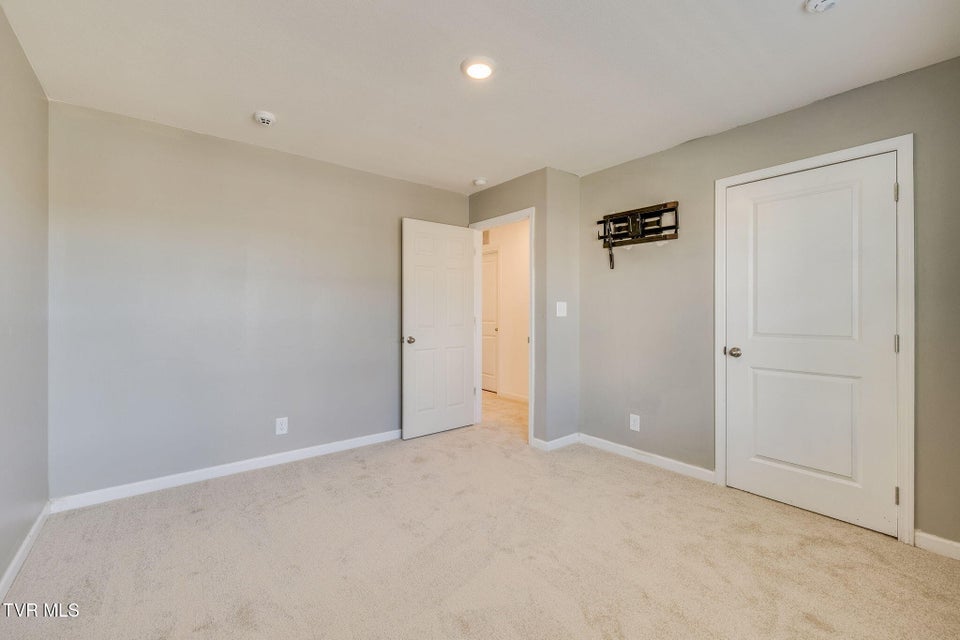 Photo #16: 1133 Tay Station