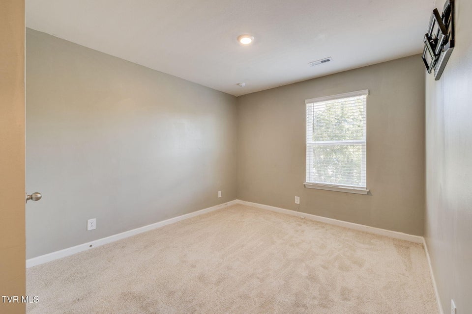 Photo #18: 1133 Tay Station