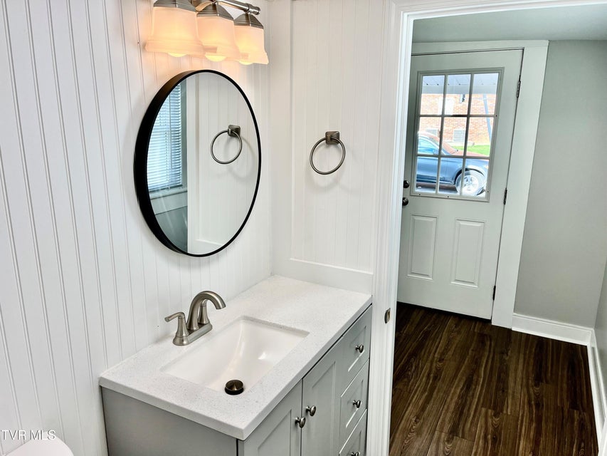 Photo #32: 1116 Highway 91 