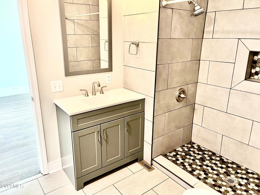 Photo #30: 1116 Highway 91 