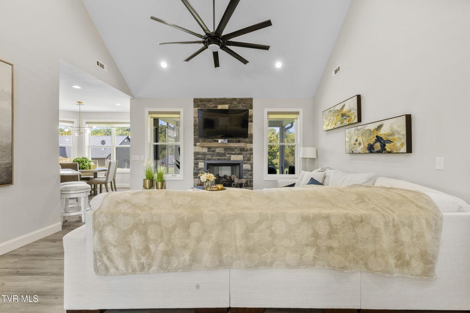 Photo #15: 2579 Shoreline Vista