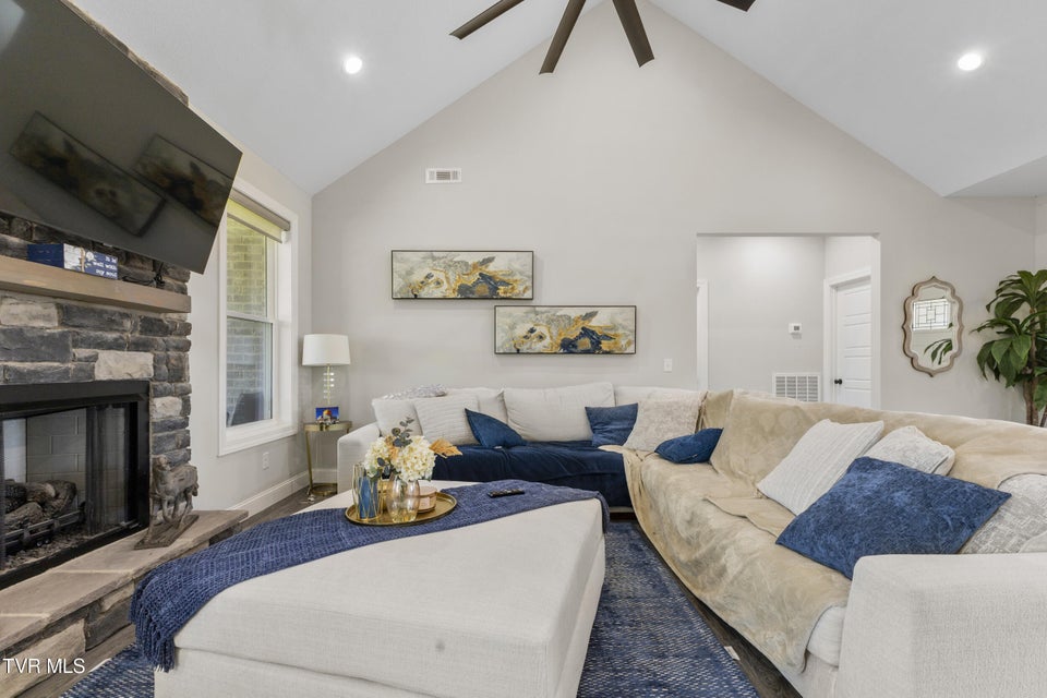 Photo #18: 2579 Shoreline Vista