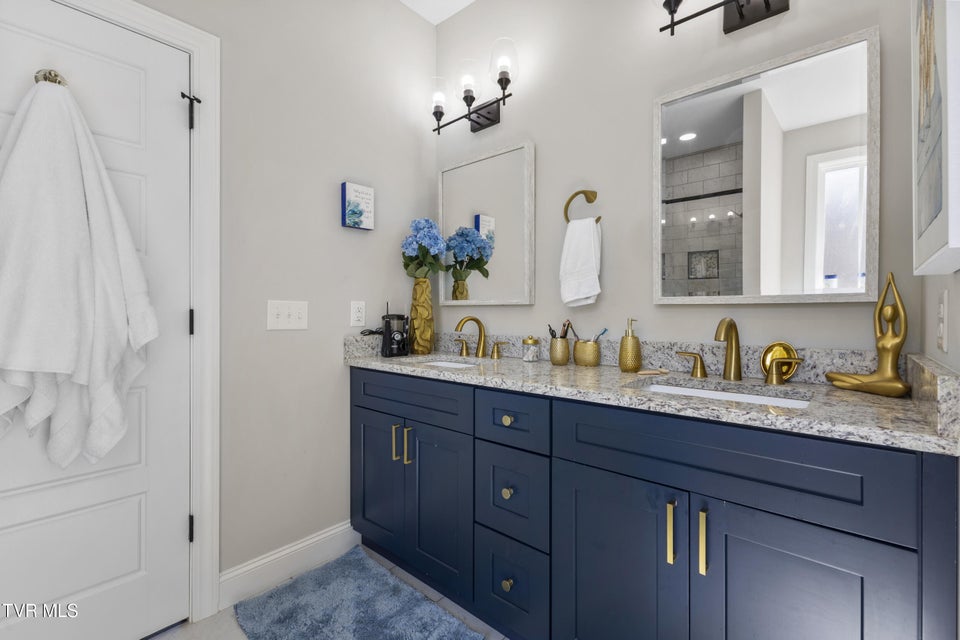 Photo #33: 2579 Shoreline Vista