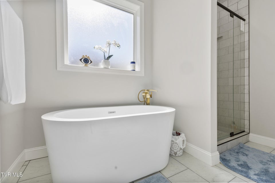 Photo #35: 2579 Shoreline Vista