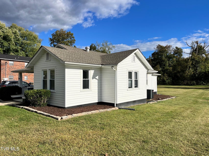 Photo #4: 1116 Highway 91 